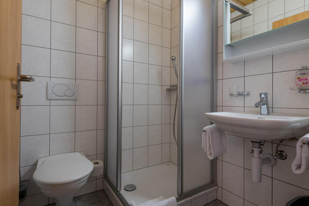 Sport Resort Fiesch - Fiescher Hostel エクステリア 写真