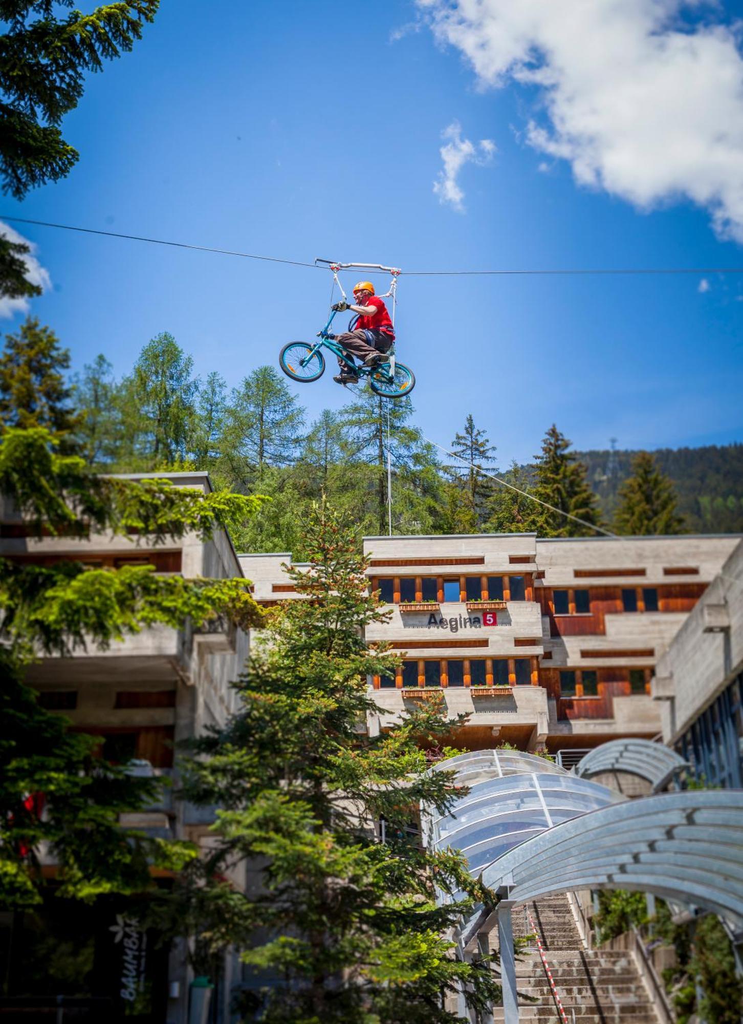 Sport Resort Fiesch - Fiescher Hostel エクステリア 写真