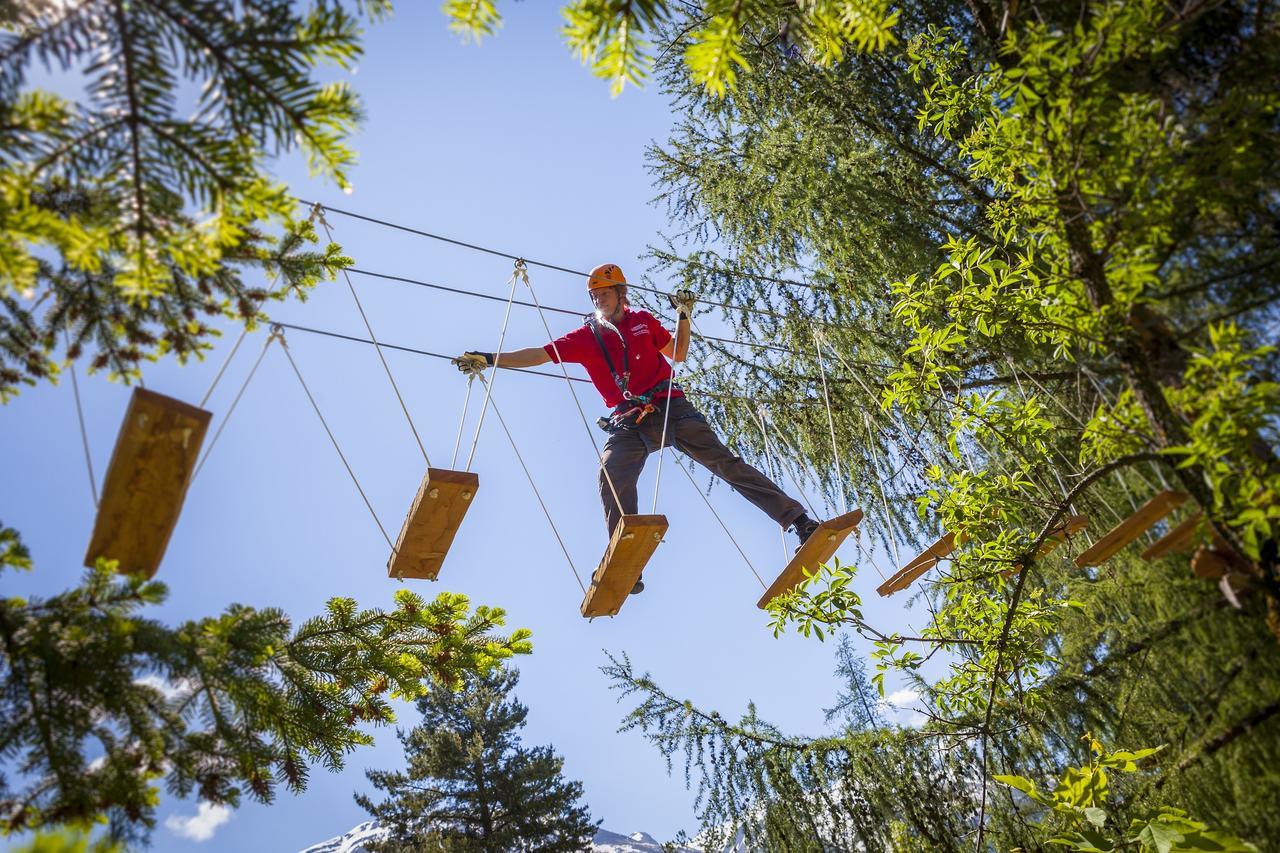 Sport Resort Fiesch - Fiescher Hostel エクステリア 写真