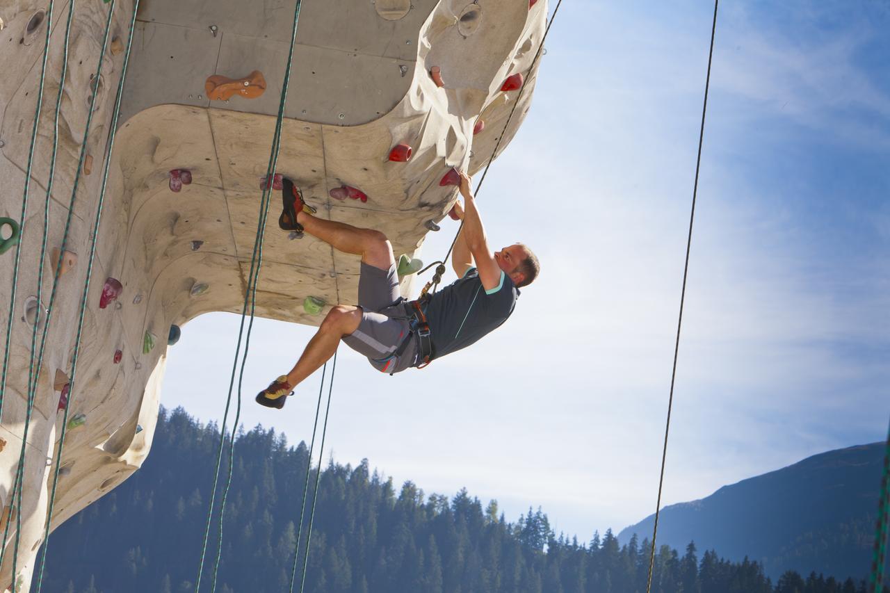 Sport Resort Fiesch - Fiescher Hostel エクステリア 写真